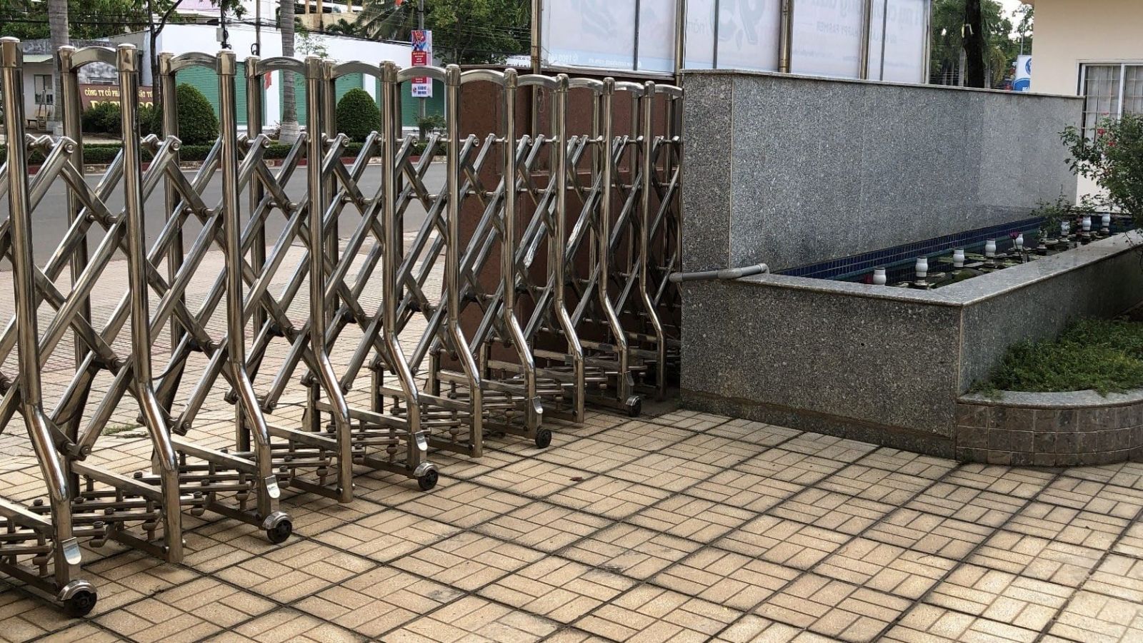 Cổng Inox Cũ